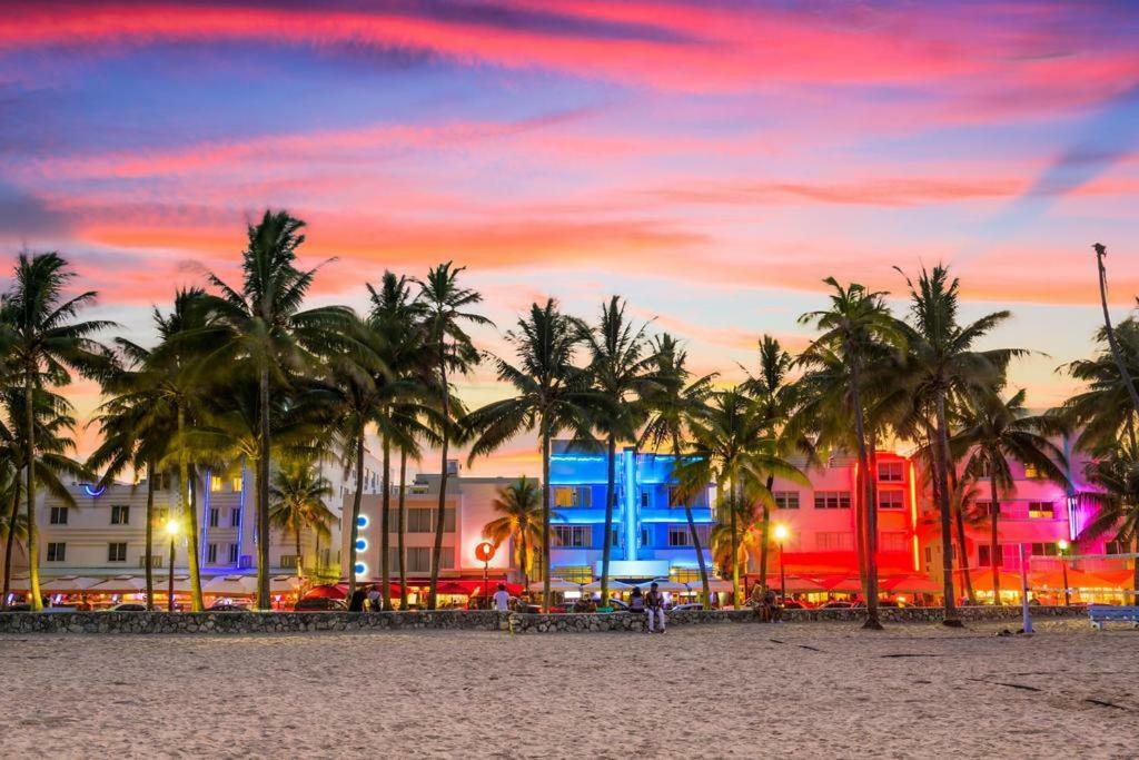 Two Bedroom Two Bath Apartment 2 Block To Beach Miami Beach Exterior foto